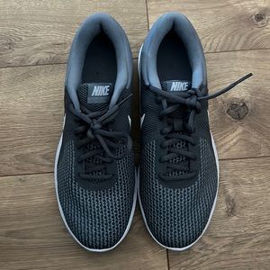 BRAND NEW Women’s Gray Nike shoes